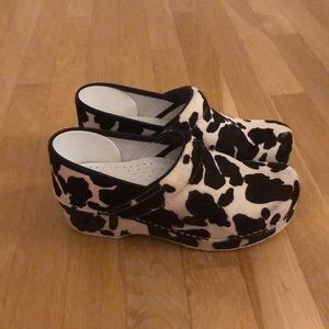 Dansko Cow clog size 38
